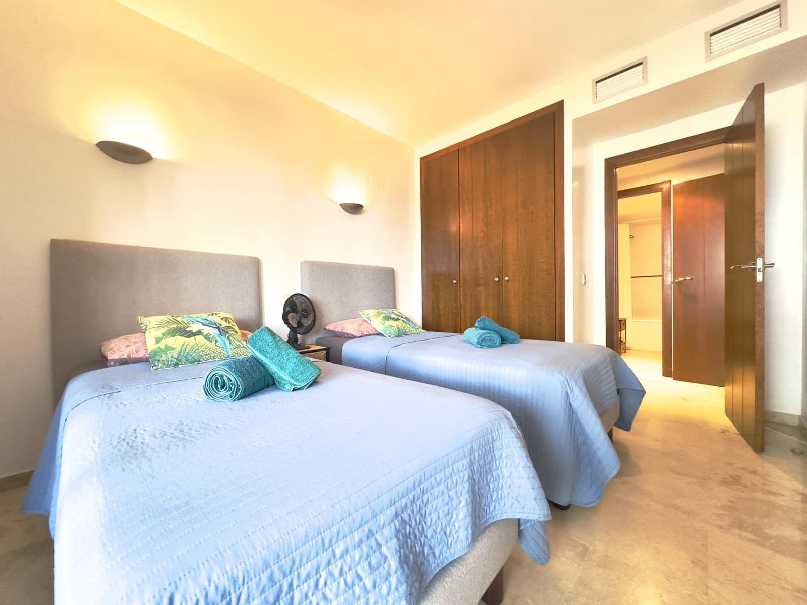 2 sypialnia Apartament na sprzedaż w Punta Prima z basenem - 330 000 € (Ref: 10005873)