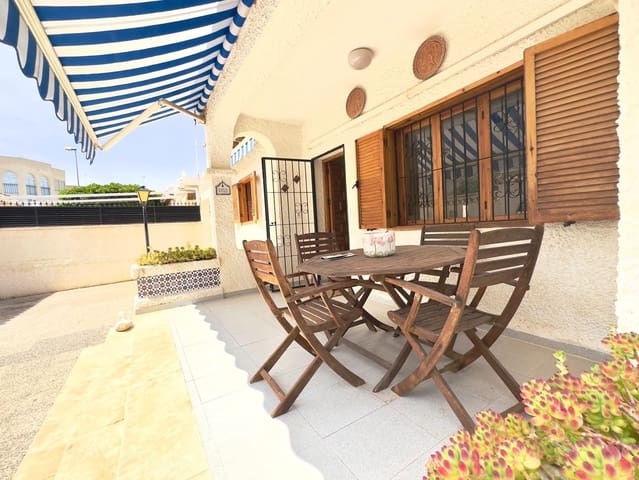 Chalet de 3 habitaciones en Cabo Roig, Orihuela en venta con piscina - 629.900 € (Ref: 10005875)
