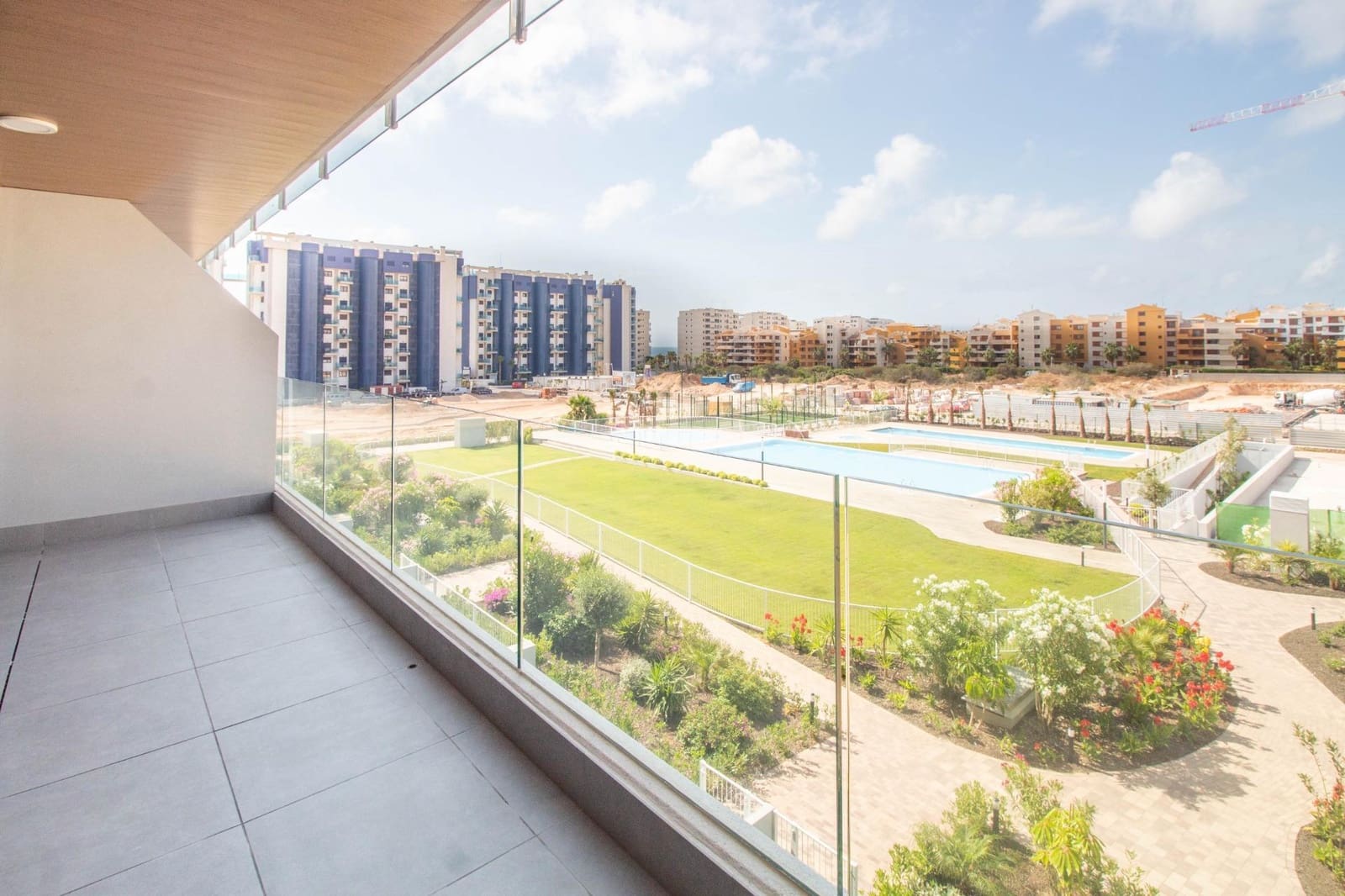 Apartamento de 2 habitaciones en Punta Prima en venta con piscina - 370.000 € (Ref: 10005878)