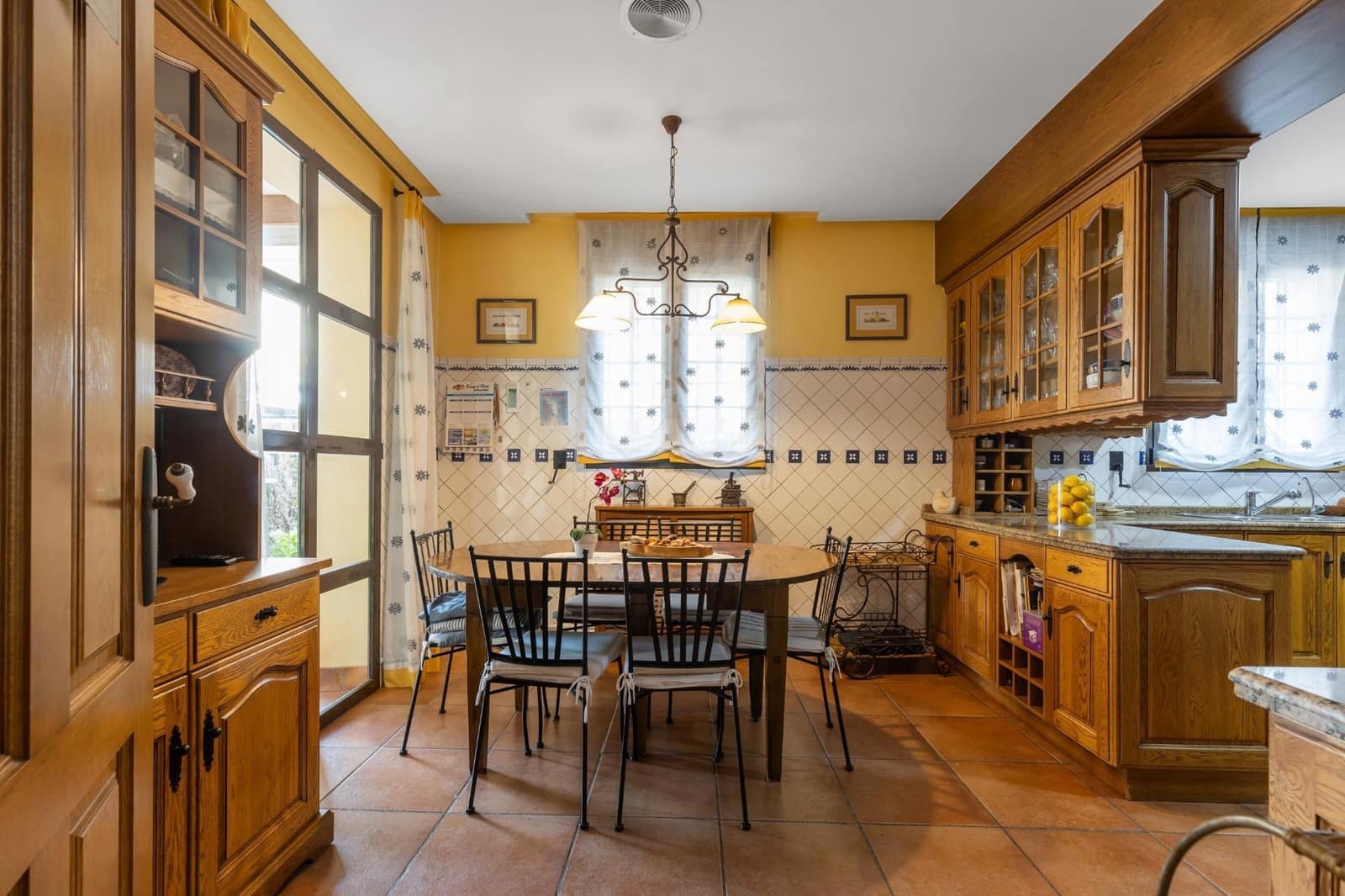 6 sypialnia Willa na sprzedaż w La Veleta z basenem garażem - 2 490 000 € (Ref: 10005887)