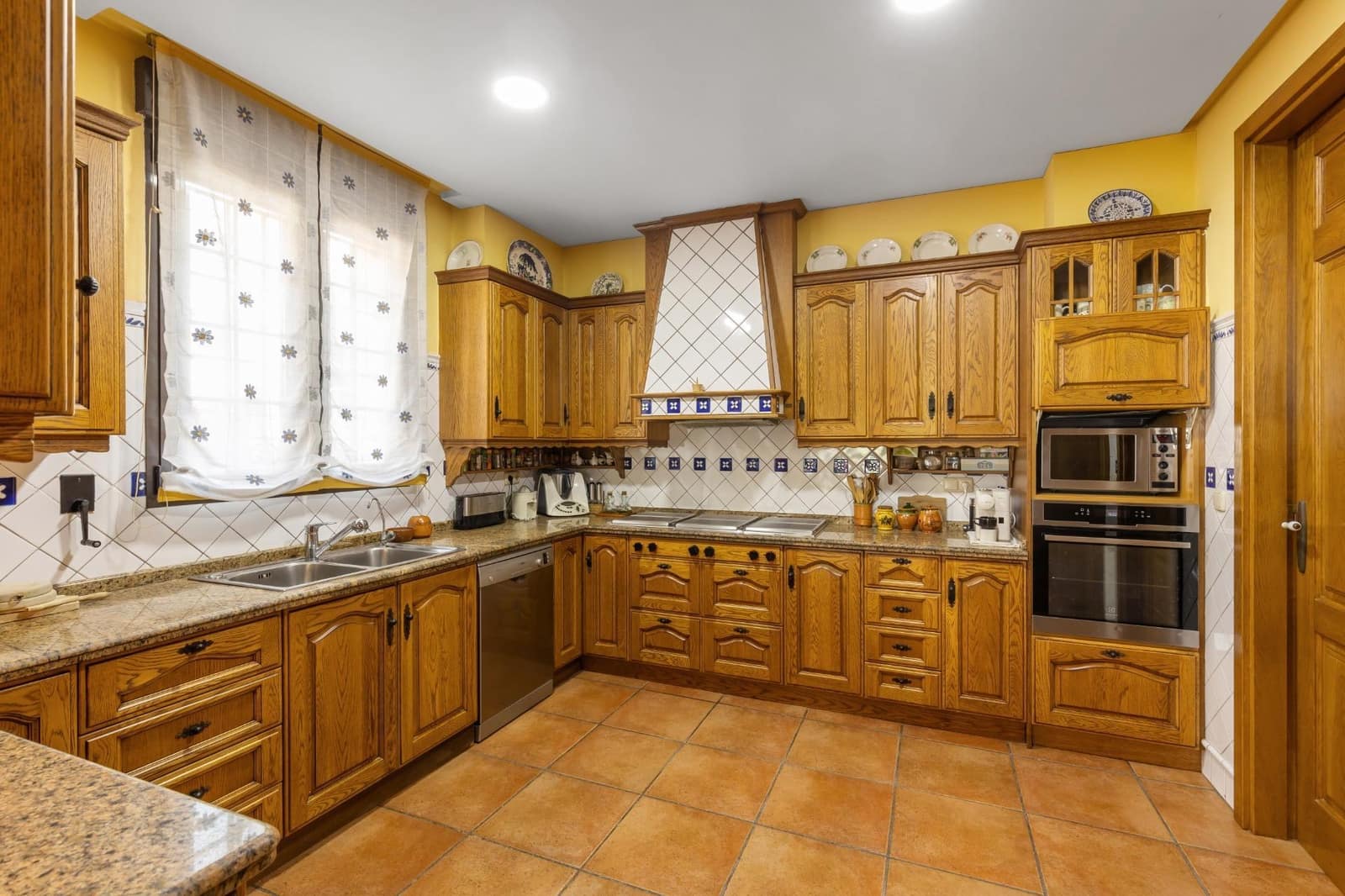 6 sypialnia Willa na sprzedaż w La Veleta z basenem garażem - 2 490 000 € (Ref: 10005887)