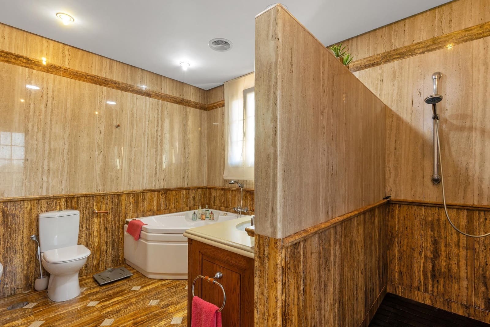 6 sypialnia Willa na sprzedaż w La Veleta z basenem garażem - 2 490 000 € (Ref: 10005887)
