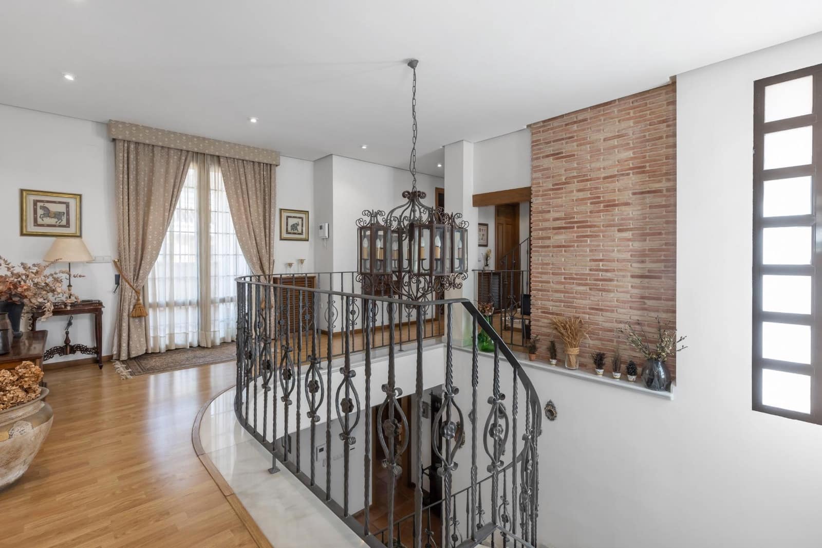 6 sypialnia Willa na sprzedaż w La Veleta z basenem garażem - 2 490 000 € (Ref: 10005887)