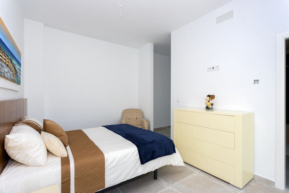 3 slaapkamer Villa te koop in Daya Nueva met zwembad - € 453.000 (Ref: 10005890)