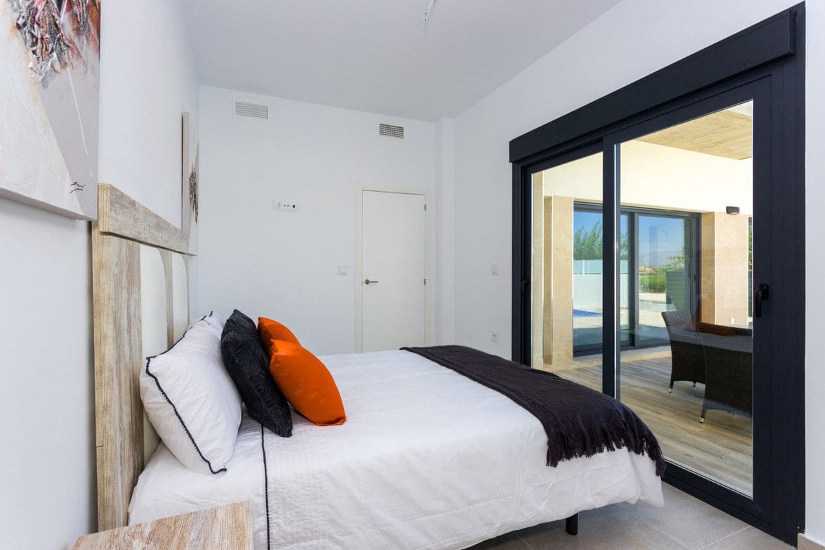 3 slaapkamer Villa te koop in Daya Nueva met zwembad - € 453.000 (Ref: 10005890)