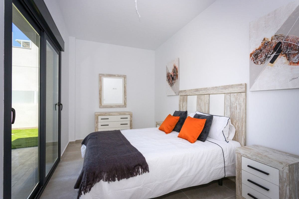 3 slaapkamer Villa te koop in Daya Nueva met zwembad - € 453.000 (Ref: 10005890)