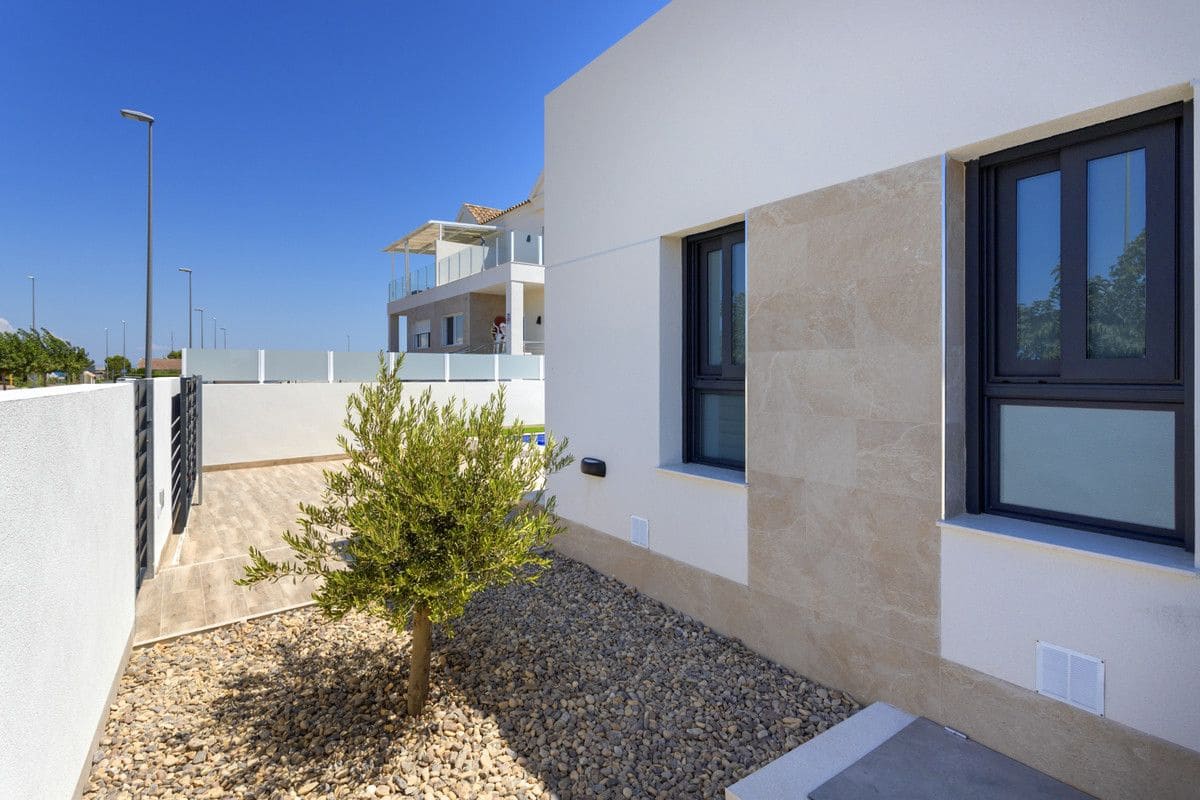 3 slaapkamer Villa te koop in Daya Nueva met zwembad - € 453.000 (Ref: 10005890)