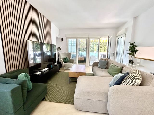 3 soveværelse Villa til salg i Villamartin, Orihuela med garage - € 524.995 (Ref: 10006602)