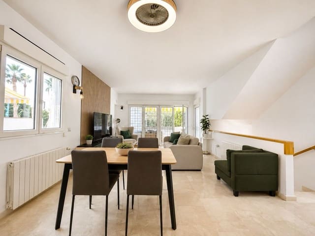3 soveværelse Villa til salg i Villamartin, Orihuela med garage - € 524.995 (Ref: 10006602)
