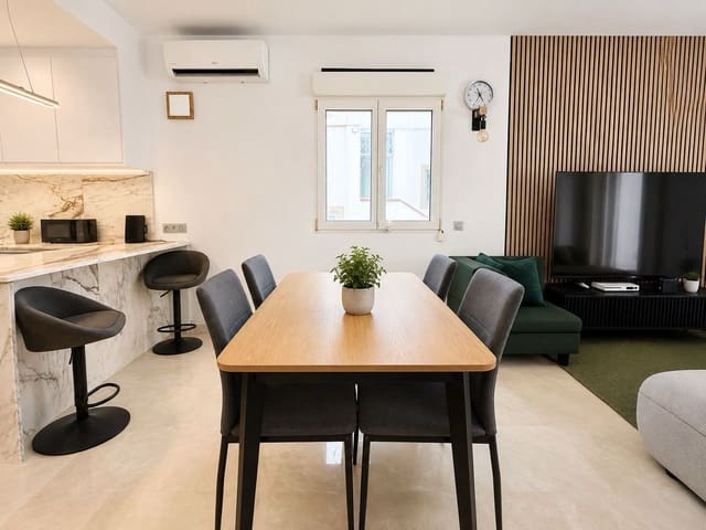 3 soveværelse Villa til salg i Villamartin, Orihuela med garage - € 524.995 (Ref: 10006602)