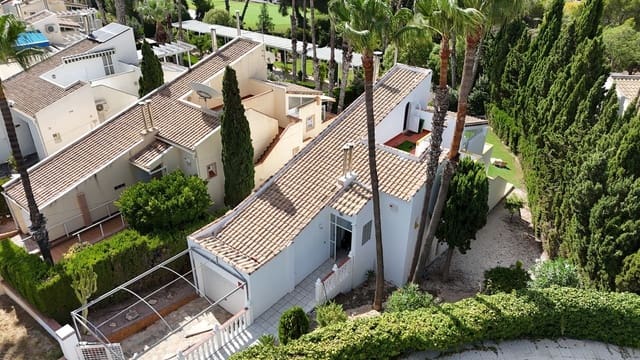 3 soveværelse Villa til salg i Villamartin, Orihuela med garage - € 524.995 (Ref: 10006602)