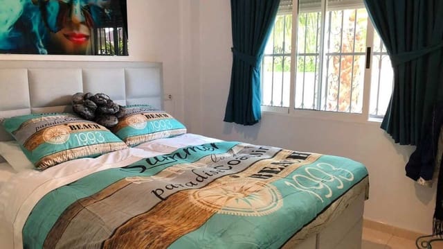 Chalet de 4 habitaciones en Formentera del Segura en venta con piscina - 570.000 € (Ref: 10011635)