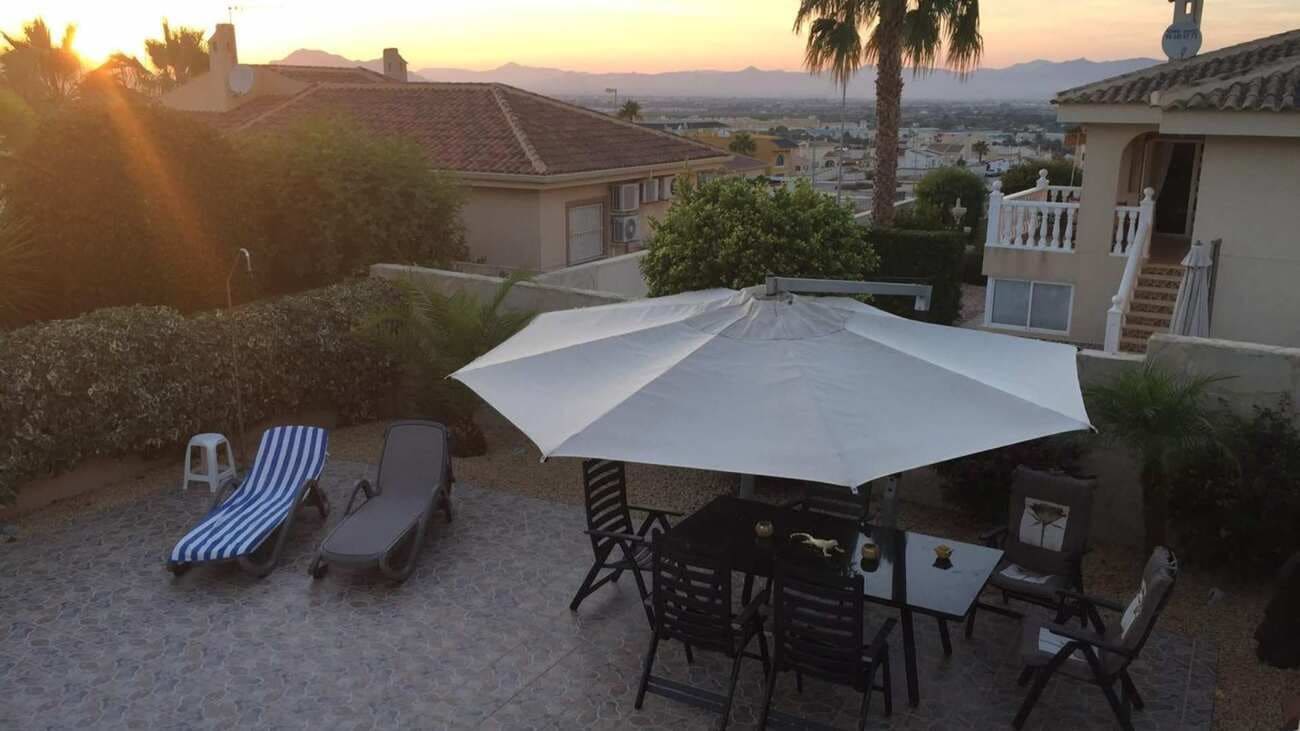Chalet de 4 habitaciones en Formentera del Segura en venta con piscina - 570.000 € (Ref: 10011635)