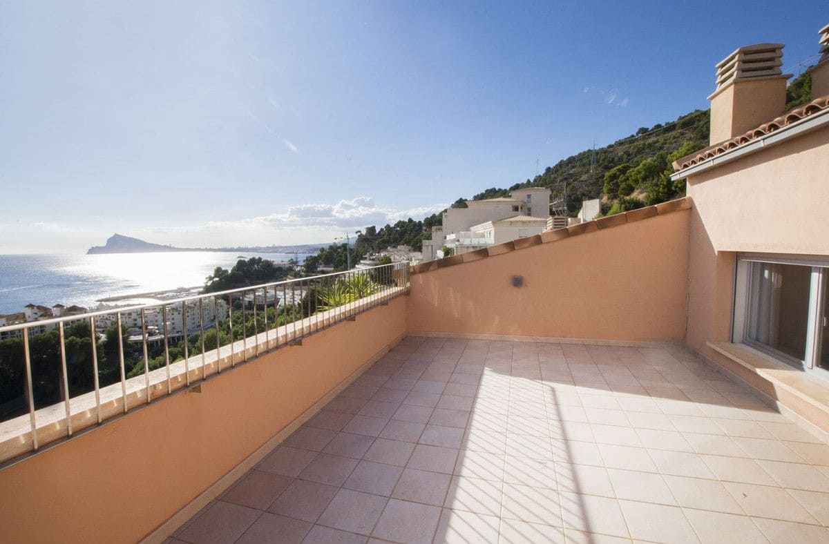 2 bedroom Apartment for sale in Altea with pool - € 420,000 (Ref: 10013514)