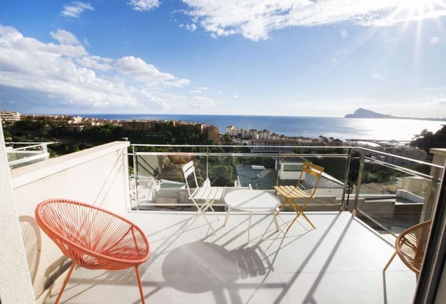 2 bedroom Apartment for sale in Altea with pool - € 420,000 (Ref: 10013514)