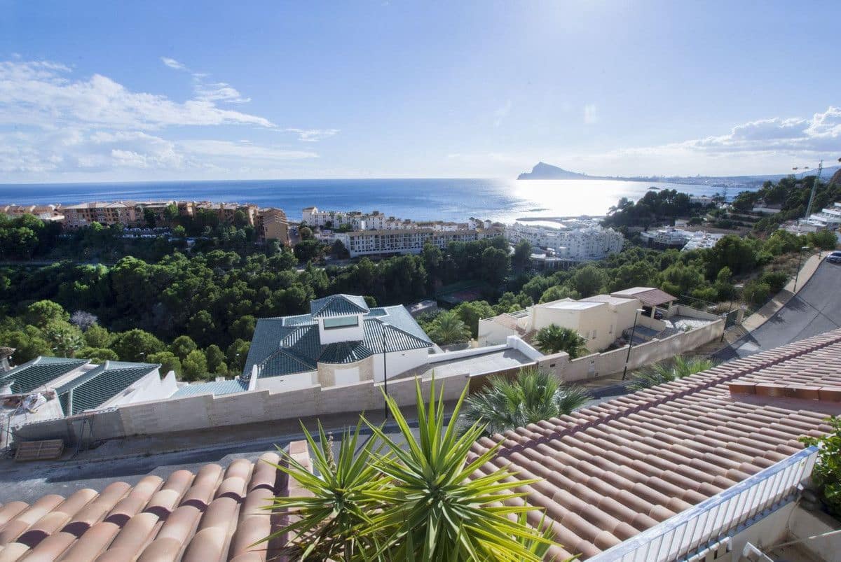2 bedroom Apartment for sale in Altea with pool - € 420,000 (Ref: 10013514)