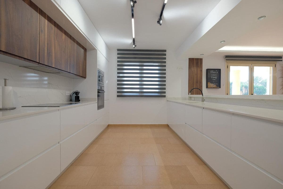 Chalet de 6 habitaciones en Calpe / Calp en venta con piscina - 1.150.000 € (Ref: 10013530)