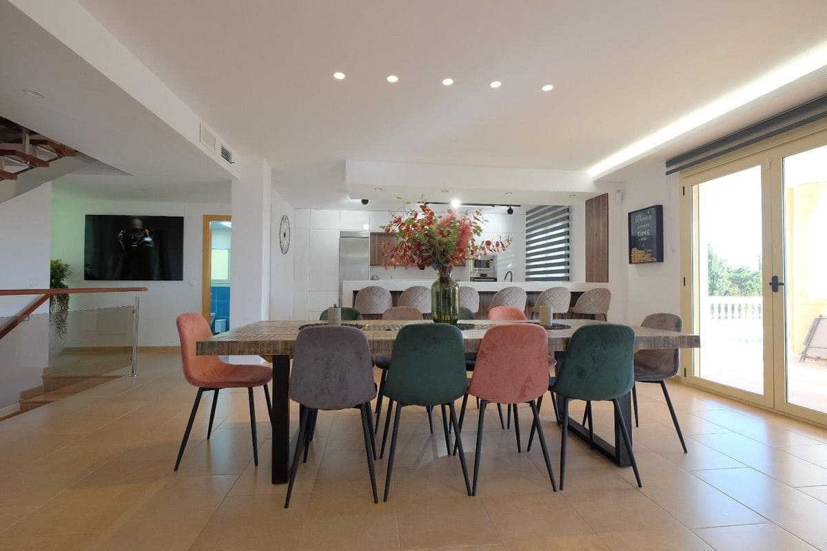 Chalet de 6 habitaciones en Calpe / Calp en venta con piscina - 1.150.000 € (Ref: 10013530)