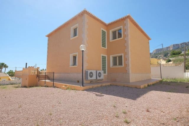 Chalet de 6 habitaciones en Calpe / Calp en venta con piscina - 1.150.000 € (Ref: 10013530)