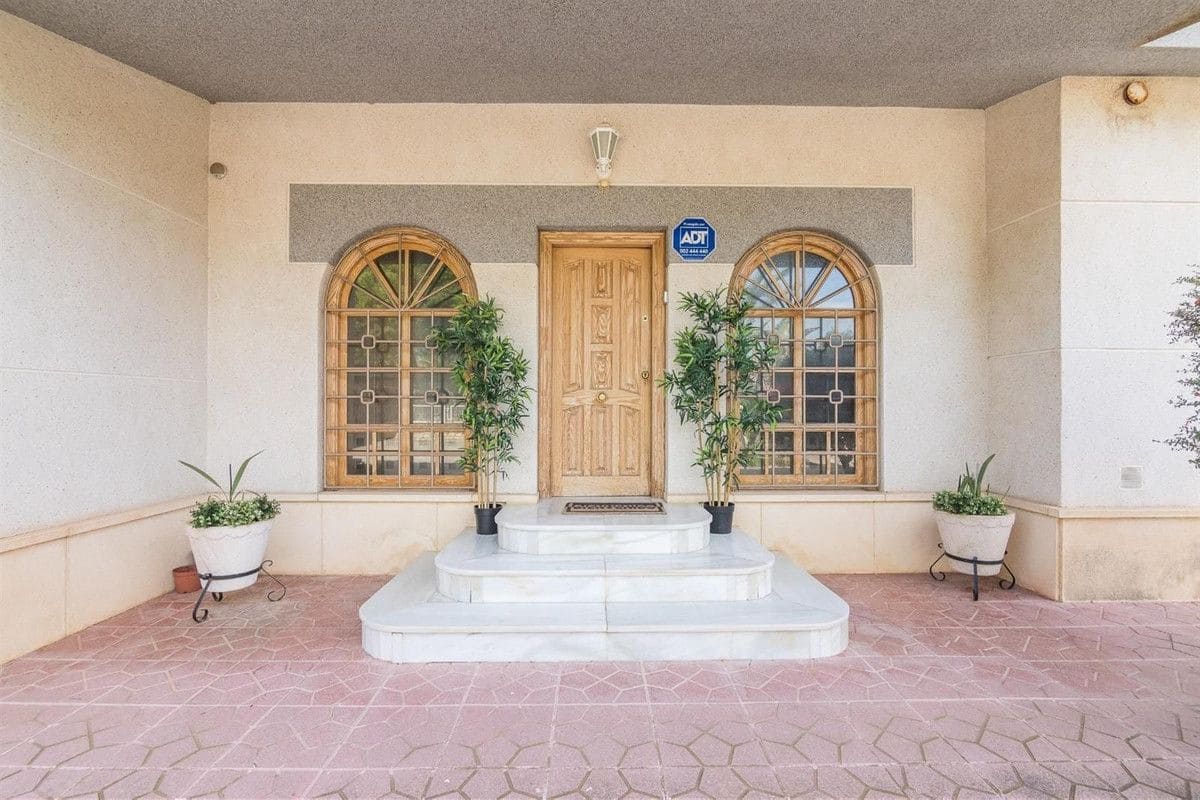 5 bedroom Villa for sale in Elche / Elx - € 690,000 (Ref: 10013534)