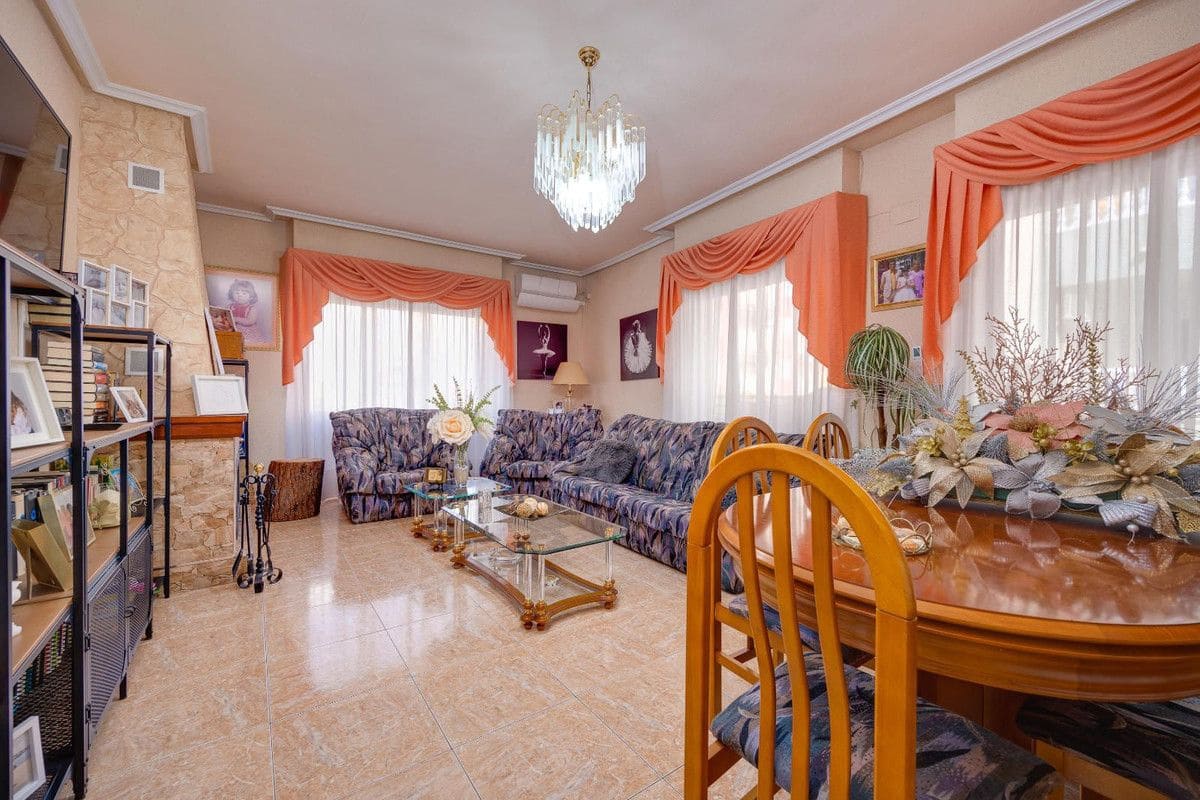 5 soveværelse Lejlighed til salg i Torrevieja - € 224.969 (Ref: 10013535)