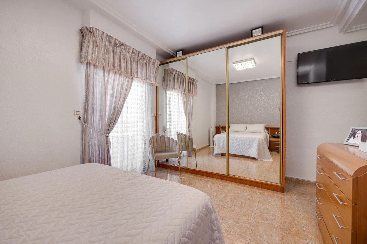 5 soveværelse Lejlighed til salg i Torrevieja - € 224.969 (Ref: 10013535)