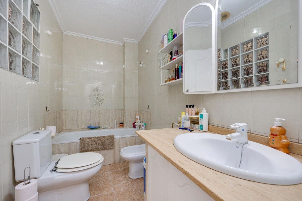 5 soveværelse Lejlighed til salg i Torrevieja - € 224.969 (Ref: 10013535)