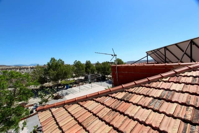 6 bedroom Villa for sale in Albudeite with pool - € 320,000 (Ref: 10013541)