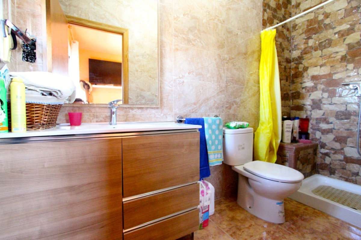 6 bedroom Villa for sale in Albudeite with pool - € 320,000 (Ref: 10013541)