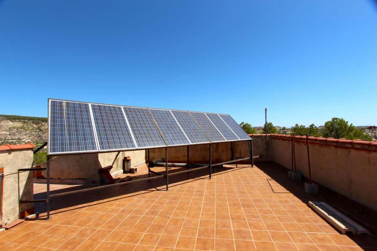 6 bedroom Villa for sale in Albudeite with pool - € 320,000 (Ref: 10013541)