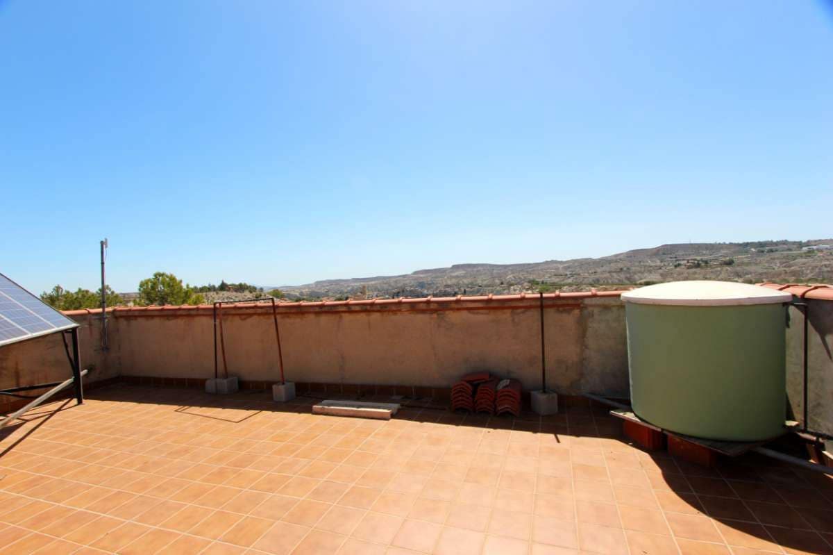 6 bedroom Villa for sale in Albudeite with pool - € 320,000 (Ref: 10013541)