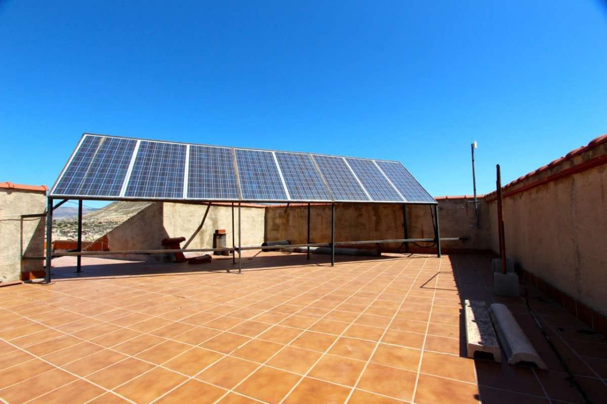 6 bedroom Villa for sale in Albudeite with pool - € 320,000 (Ref: 10013541)