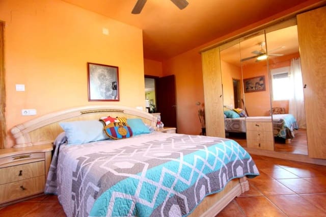 6 bedroom Villa for sale in Albudeite with pool - € 320,000 (Ref: 10013541)