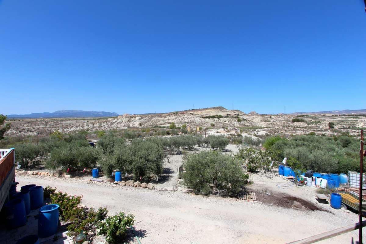 6 bedroom Villa for sale in Albudeite with pool - € 320,000 (Ref: 10013541)