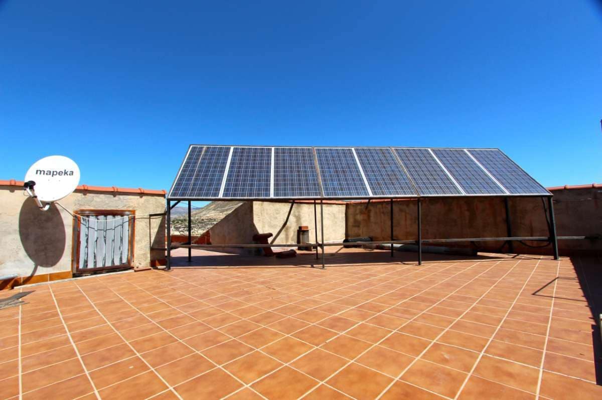 6 bedroom Villa for sale in Albudeite with pool - € 320,000 (Ref: 10013541)