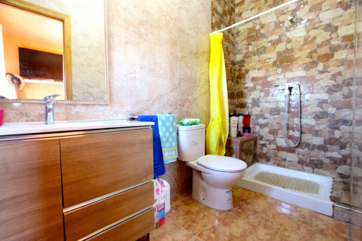 6 bedroom Villa for sale in Albudeite with pool - € 320,000 (Ref: 10013541)