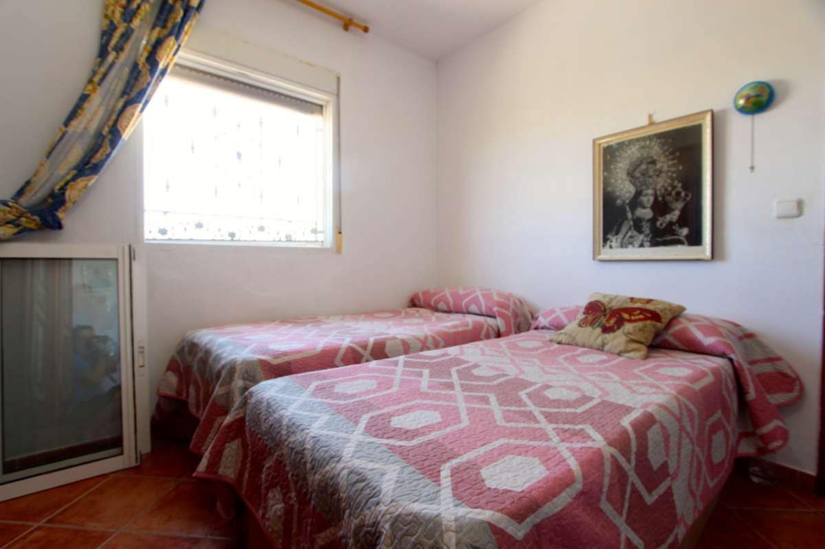 6 bedroom Villa for sale in Albudeite with pool - € 320,000 (Ref: 10013541)