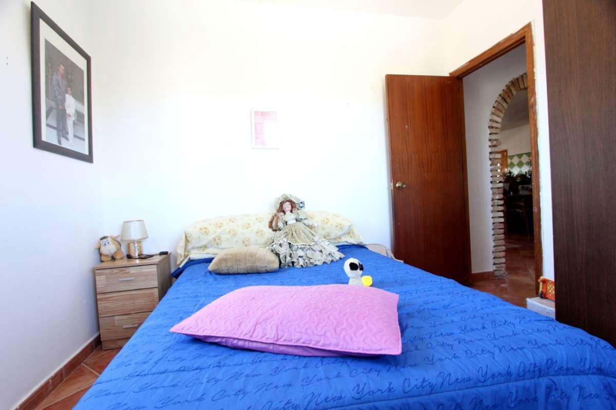 6 bedroom Villa for sale in Albudeite with pool - € 320,000 (Ref: 10013541)