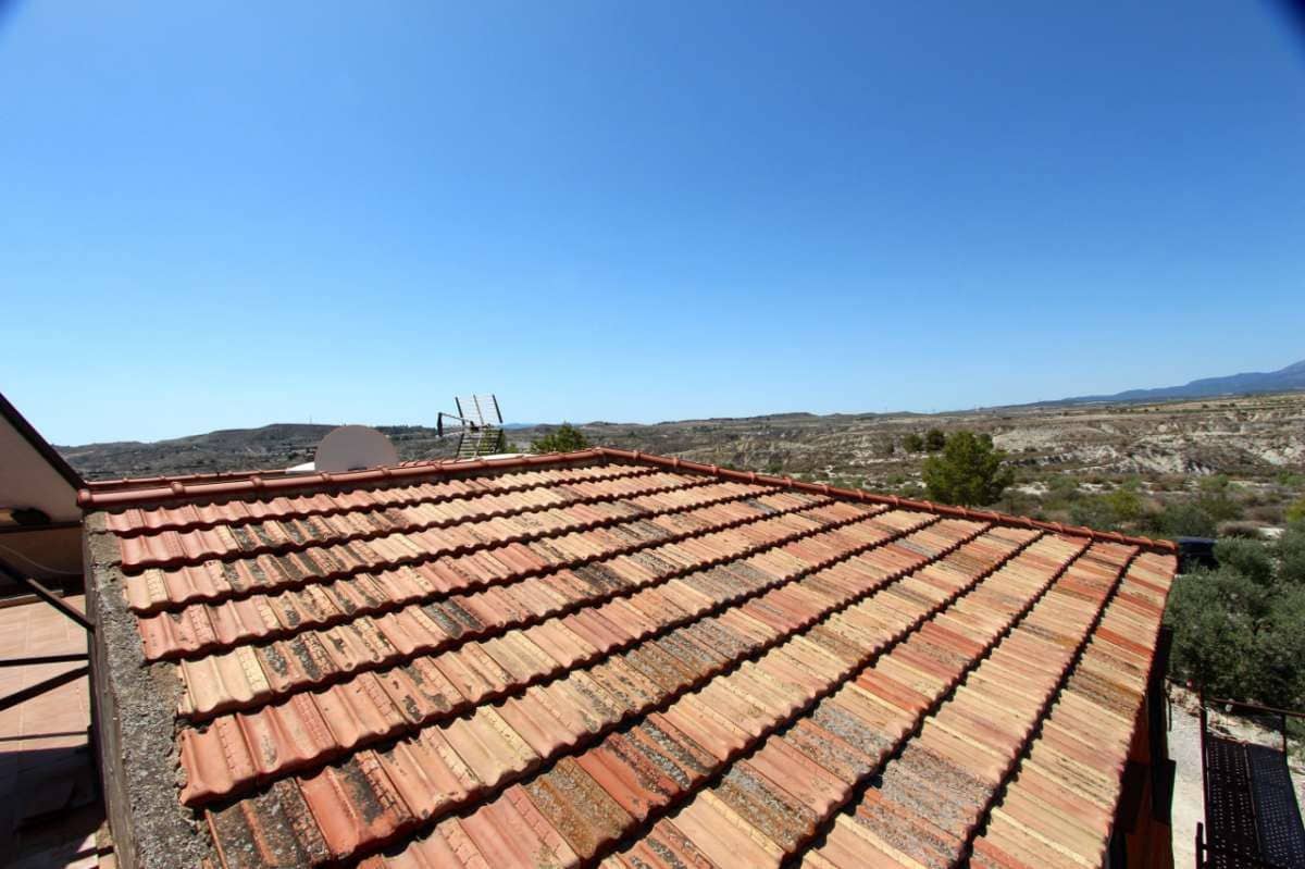 6 bedroom Villa for sale in Albudeite with pool - € 320,000 (Ref: 10013541)
