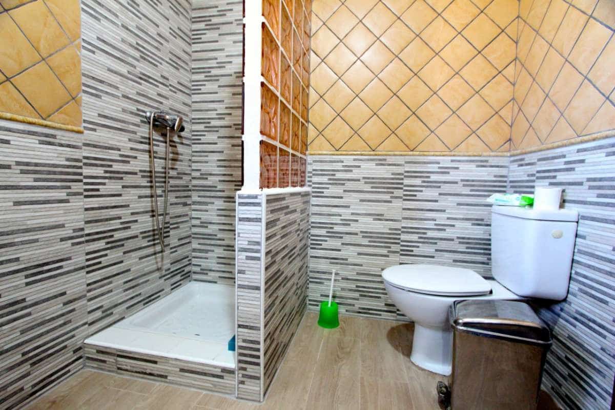 6 bedroom Villa for sale in Albudeite with pool - € 320,000 (Ref: 10013541)