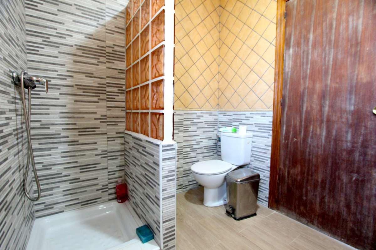 6 bedroom Villa for sale in Albudeite with pool - € 320,000 (Ref: 10013541)