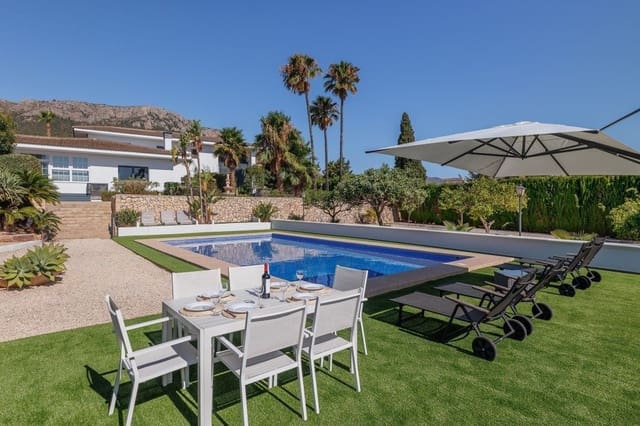 6 bedroom Villa for sale in Calpe / Calp - € 1,650,000 (Ref: 10013550)