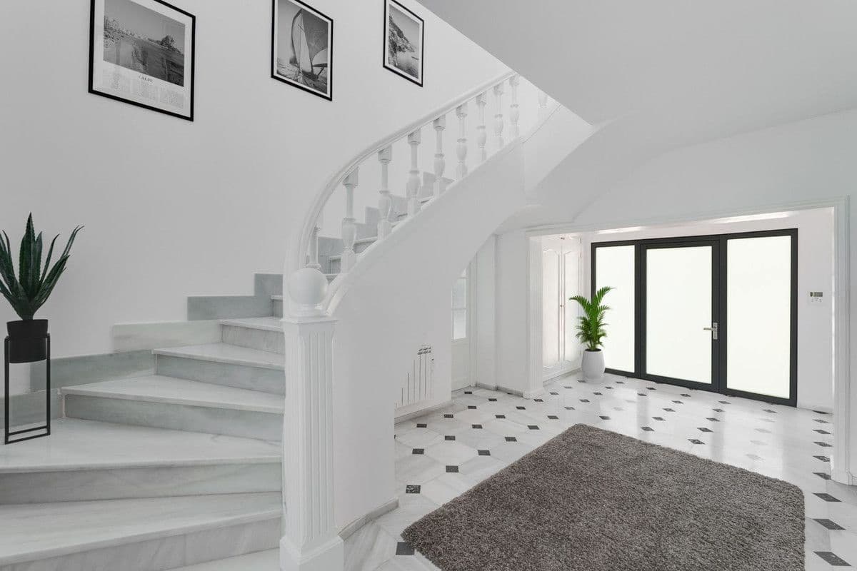 6 bedroom Villa for sale in Calpe / Calp - € 1,650,000 (Ref: 10013550)