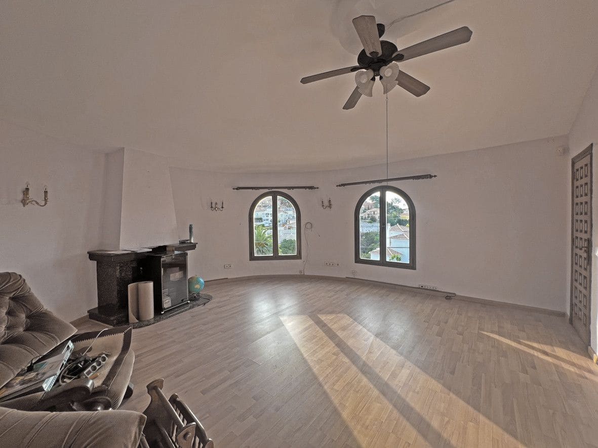 4 soveværelse Villa til salg i Calpe / Calp med swimmingpool - € 898.000 (Ref: 10013551)