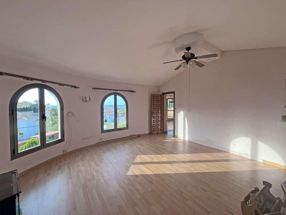 4 soveværelse Villa til salg i Calpe / Calp med swimmingpool - € 898.000 (Ref: 10013551)