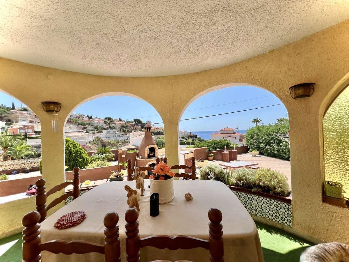 4 soveværelse Villa til salg i Calpe / Calp med swimmingpool - € 898.000 (Ref: 10013551)