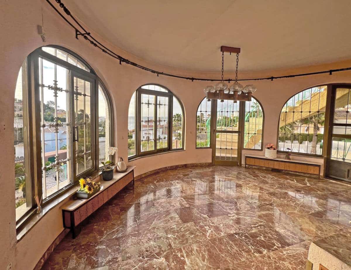 4 soveværelse Villa til salg i Calpe / Calp med swimmingpool - € 898.000 (Ref: 10013551)
