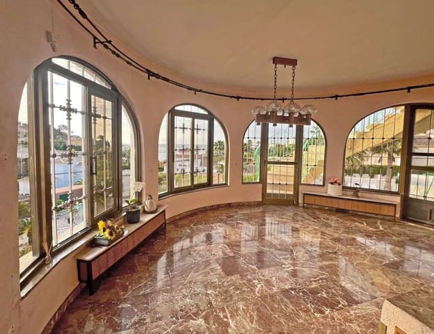 4 soveværelse Villa til salg i Calpe / Calp med swimmingpool - € 898.000 (Ref: 10013551)