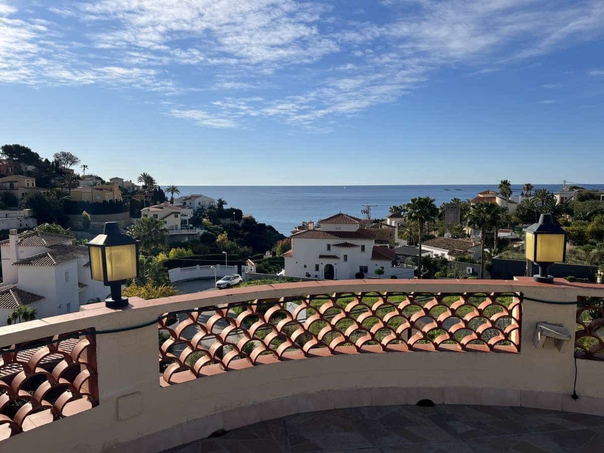 4 soveværelse Villa til salg i Calpe / Calp med swimmingpool - € 898.000 (Ref: 10013551)