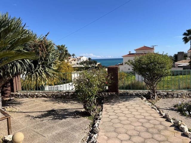 4 soveværelse Villa til salg i Calpe / Calp med swimmingpool - € 898.000 (Ref: 10013551)